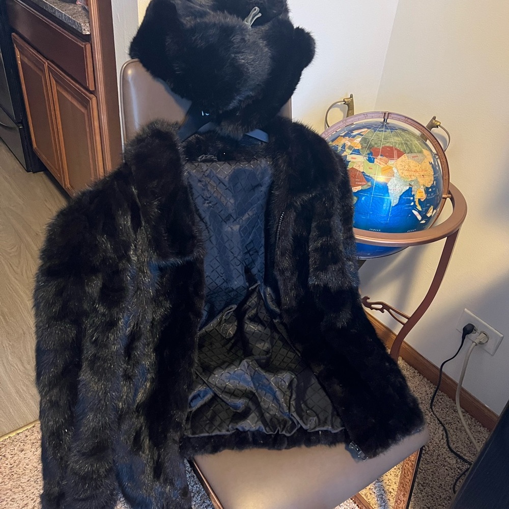 Genuine 100% Mink men’s 2XL- bomber jacket and Mink Hat